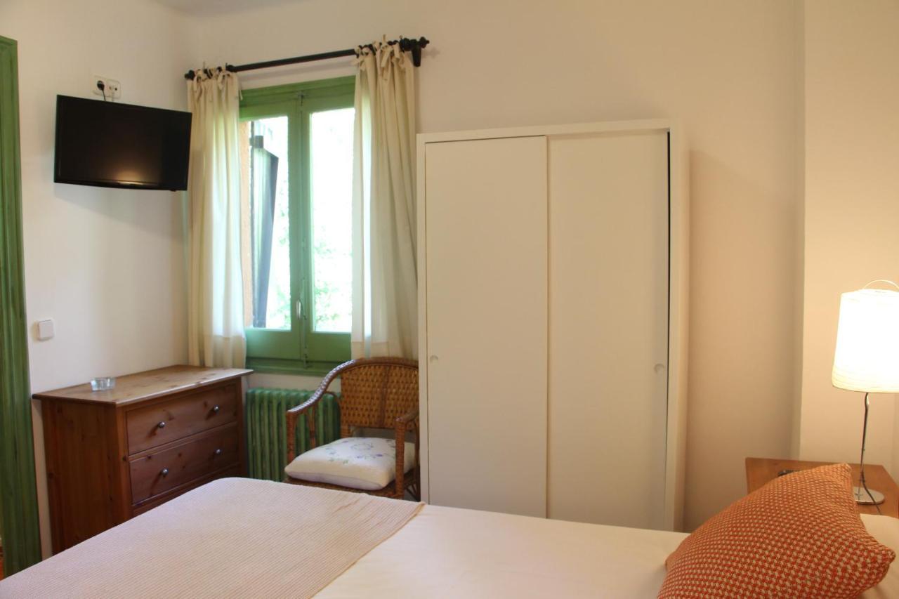 Hostal L'Ou De Reig モンセニー エクステリア 写真