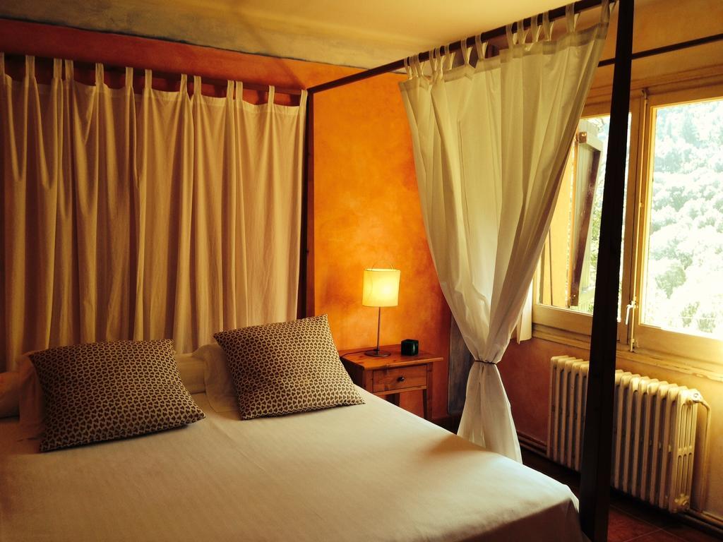 Hostal L'Ou De Reig モンセニー エクステリア 写真