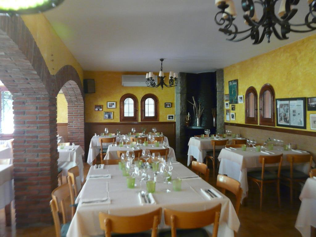 Hostal L'Ou De Reig モンセニー エクステリア 写真