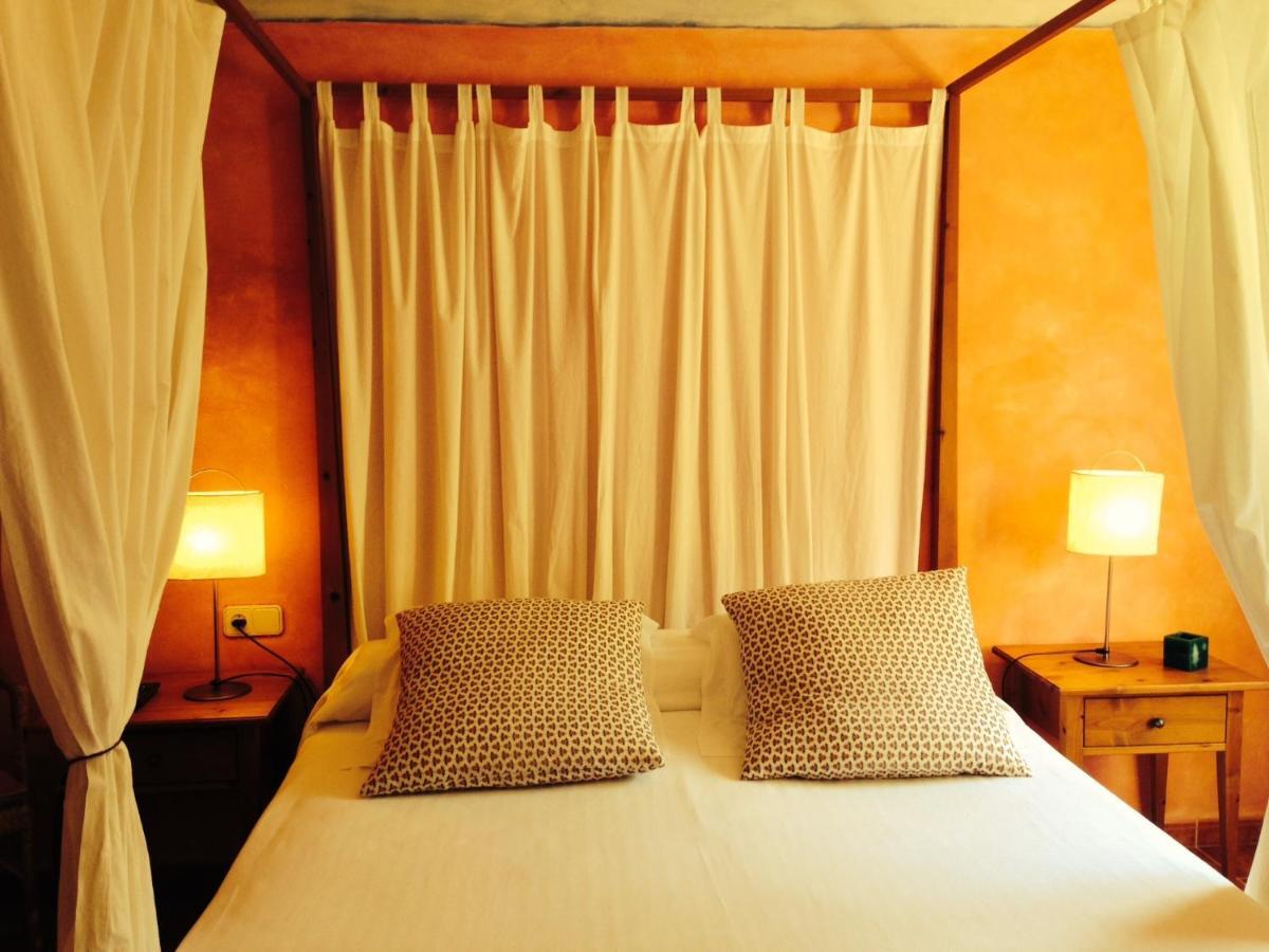 Hostal L'Ou De Reig モンセニー エクステリア 写真